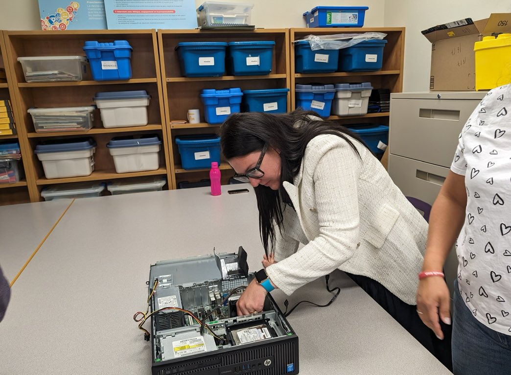 Encore une fois, la @FoireIP du <a href="/CSViamonde/">CS Viamonde</a> nous a donné l’opportunité de réseautage entre collègues et nous invite à l’innovation. En pleine action à l’atelier sur l'interactivité dans les cours d'informatique!