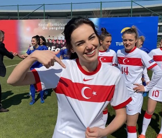 Yer gök inlesin bu sesi dinlesin hep seninleyizzzz
#YağmurTanrısevsin

<a href="/MilliTakimlar/">Türkiye #BizimÇocuklar 🇹🇷</a> <a href="/tanrisevsin/">Yağmur Tanrısevsin</a> #BizimÇocuklar