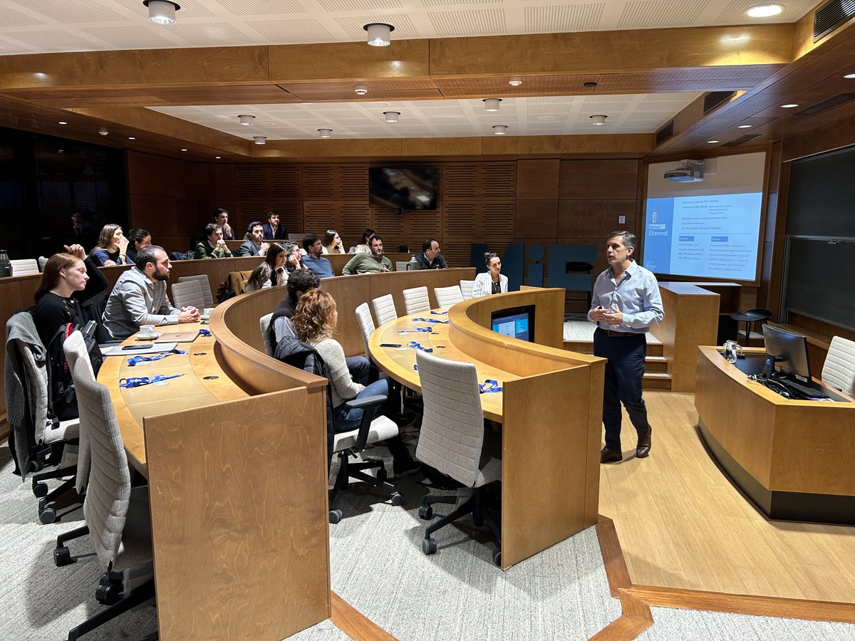 ucubusiness's tweet photo. 🔙La Open Session de nuestro Master in Finance tuvo grandes invitados. Recibimos a representantes de @SyngentaUy, que intercambiaron con los estudiantes sobre los desafíos del mercado agrícola 🚜y de protección de cultivos 👩‍🌾 ¡Gracias Joao Campos, José Luis Inciarte, María Pia Alonso y Mariana Auliso por acompañarnos!