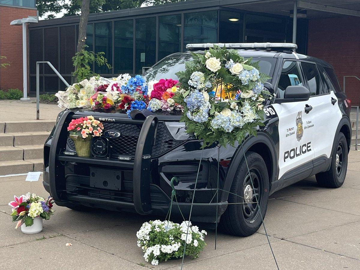 The memorial for fallen MPD Officer Jamal Mitchell continues to grow in south Minneapolis. <a href="/KSTP/">KSTP</a>