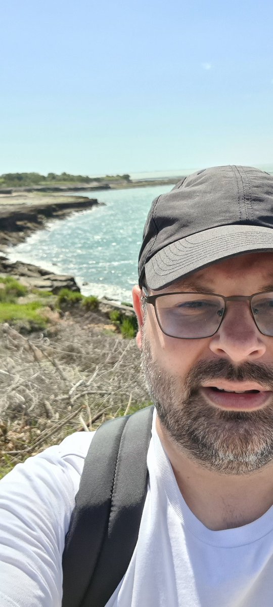 olithinoa's tweet photo. Une petite journée au vert avec le boulot #iledaix https://t.co/B3uzF53JIB