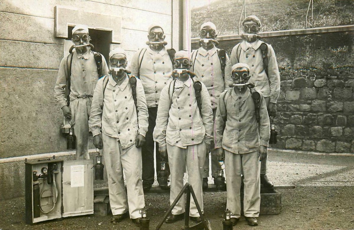 [42] la Loire Industrielle avec St Etienne & les mineurs avec masques contre le grisou ! 1930s photographe J. BERNARD
