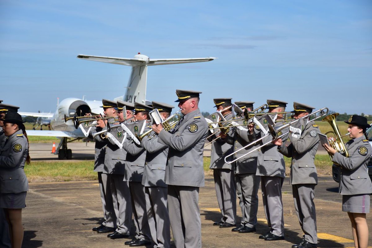 tassanoeduardo's tweet photo. Acompañando el 18° Aniversario de la Policía de Seguridad Aeroportuaria, una institución esencial para la protección de nuestra ciudad. https://t.co/JNeKsHnCui