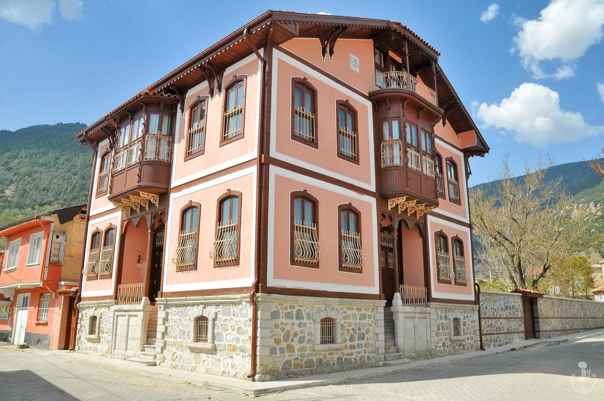 bizaksehiriz's tweet photo. #Akşehirsizibekliyor
Takkasızlar Konağı https://t.co/NtlZIYEvdd
