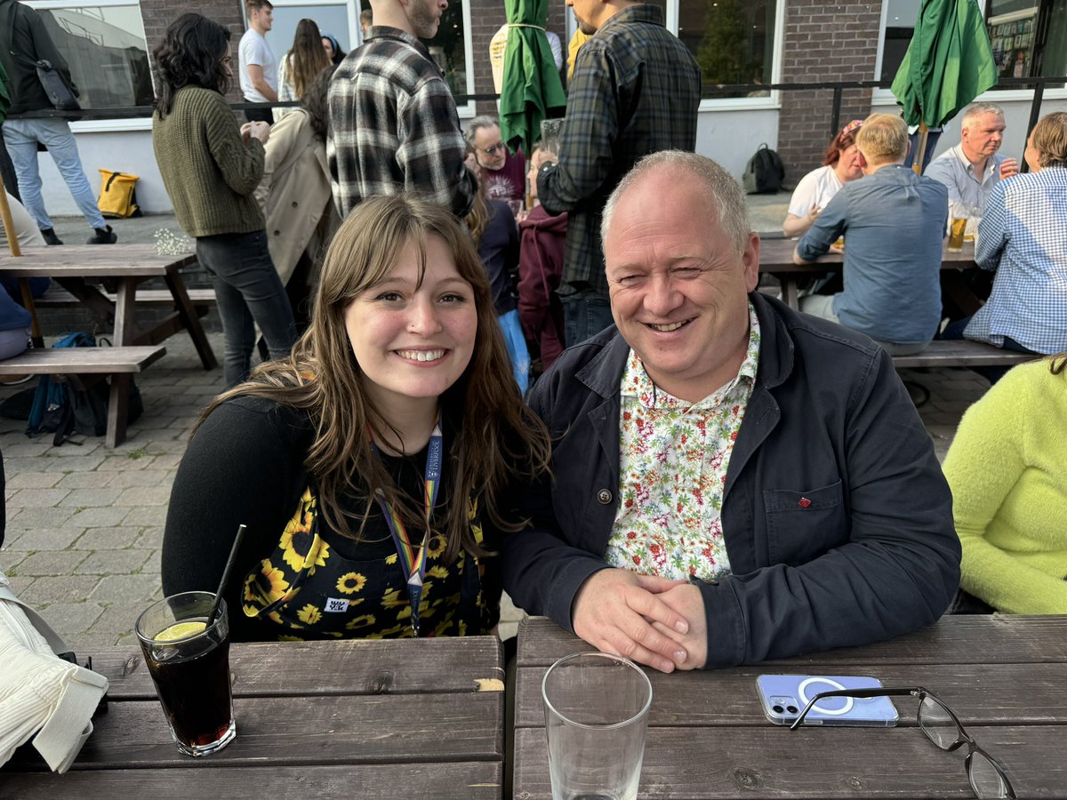 PASSED MY VIVA!!!! Thank you @JoJofoth and @kmcesutton1 for examining it. Forced <a href="/DrWigley/">Paul Wigley FLSW</a> to pose for a photo at the pub! I’m Dr Watts! 🎉🎉🎉🥳🥳🥳