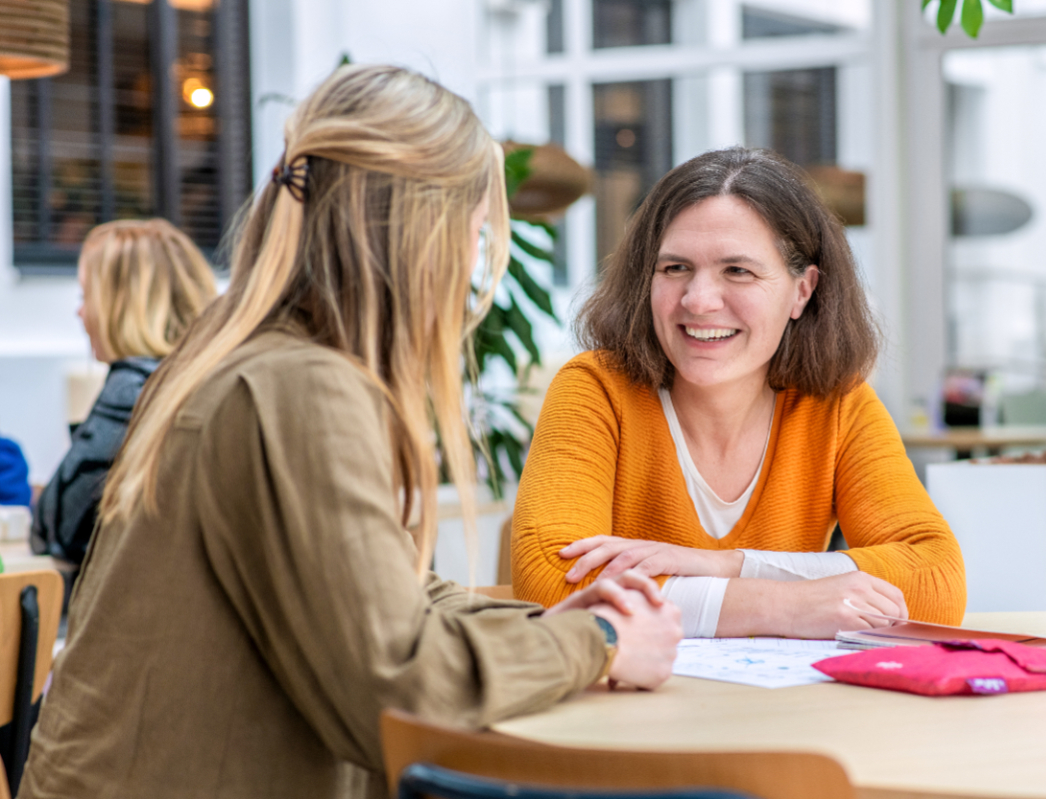 Ervaar je soms dat gevoelens en gedachten het veranderingsproces van een cliënt belemmeren? Op 4-11 start de #post-hbo #Motiverende #Gespreksvoering (basis). "Je ontdekt wat je al doet én wat je kan veranderen voor een effectieve samenwerking."👇
han.nl/opleidingen/po…
#LLO