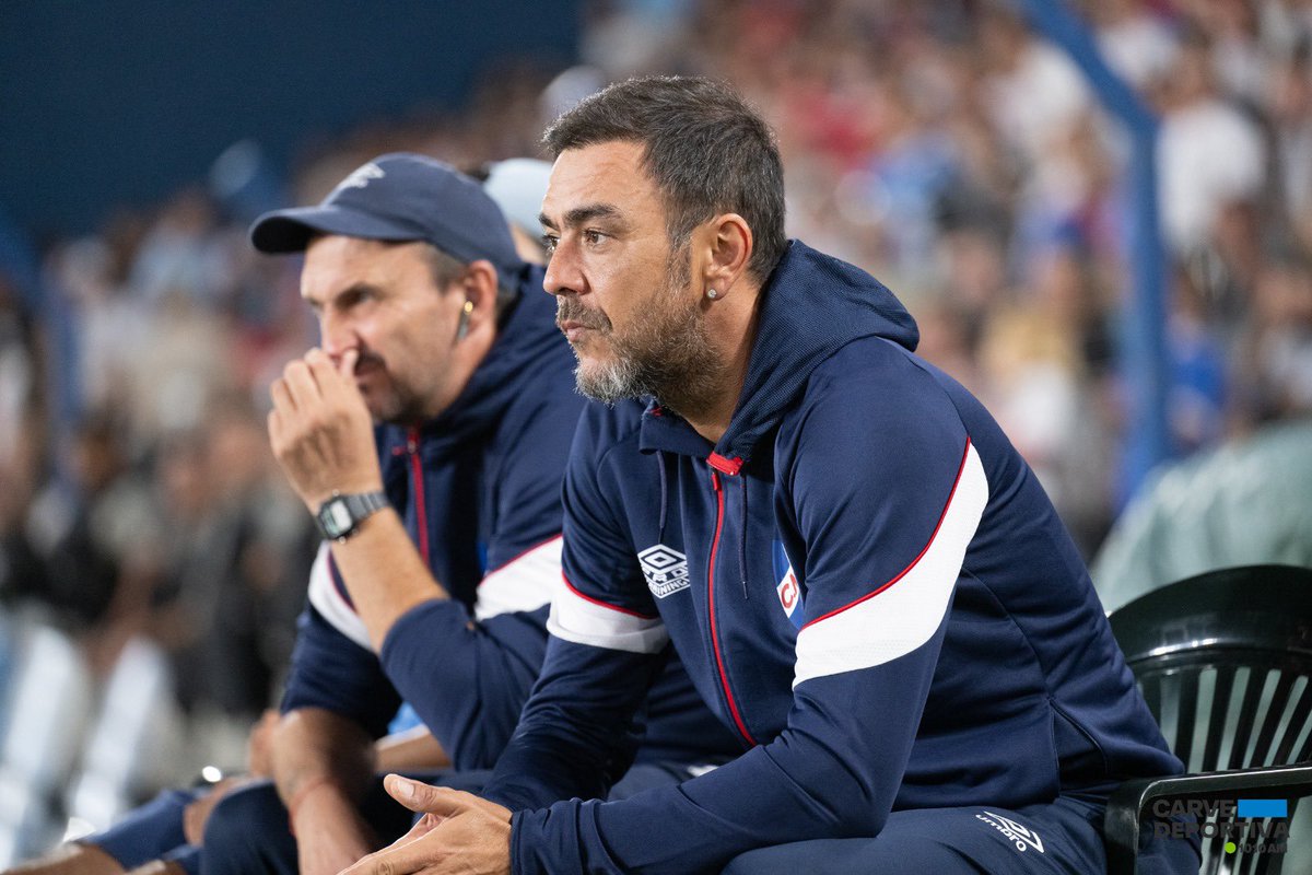 ▶️ #EstoEsFútbol 🔉 Escuchamos lo medular de la conferencia del “Chino” Álvaro Recoba post Libertad 2-1 Nacional: 🎙️ “Nos toca asumir la derrota. Sabemos que seguimos dependiendo de nosotros”. 🎙️ “Nada nos aseguraba que íbamos a ganar hoy y nada nos aseguraba que Libertad nos