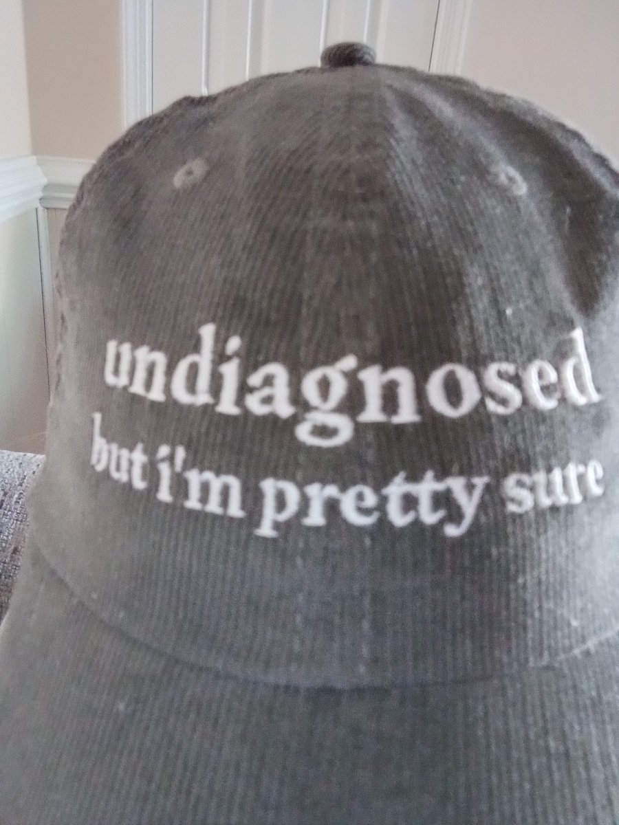 Gamebugio's tweet image. playing runescape in a
totally normal ™️
way that it turns out is totally not normal