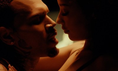 Chris Brown – Feel Something (Official Video) dlvr.it/T7g4BD