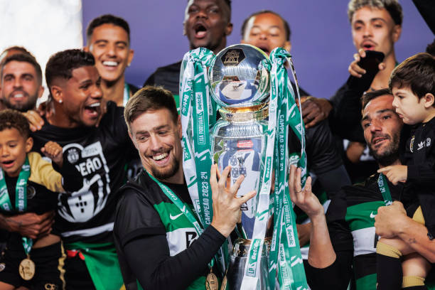 Coates confirmou que renovou automaticamente pelo Sporting, por mais uma época.