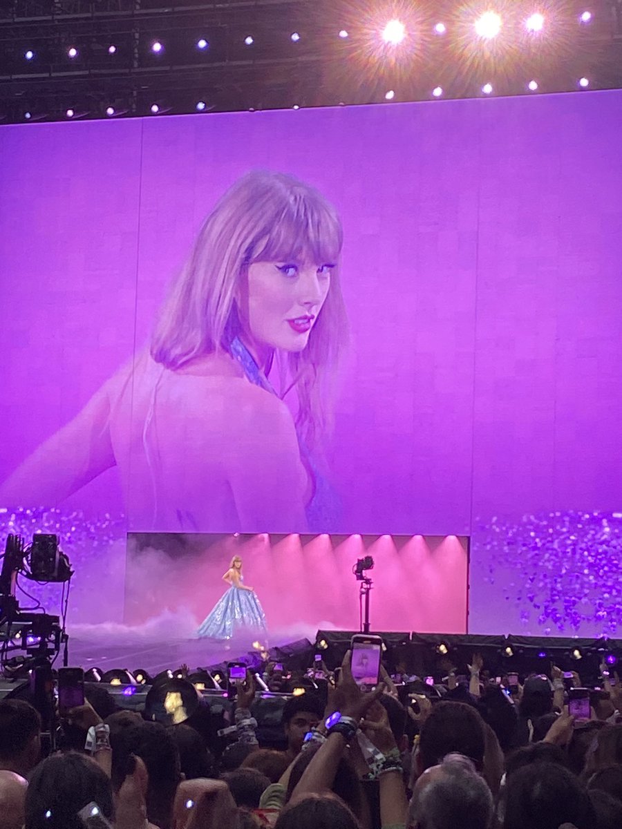 sergioac777's tweet image. There’s glitter on the floor after the party ✨🥹💜
#MadridTStheErasTour #TaylorSwiftErasTourEspaña