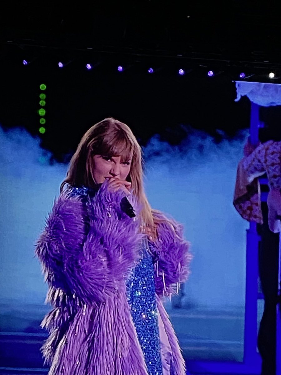 sergioac777's tweet image. There’s glitter on the floor after the party ✨🥹💜
#MadridTStheErasTour #TaylorSwiftErasTourEspaña