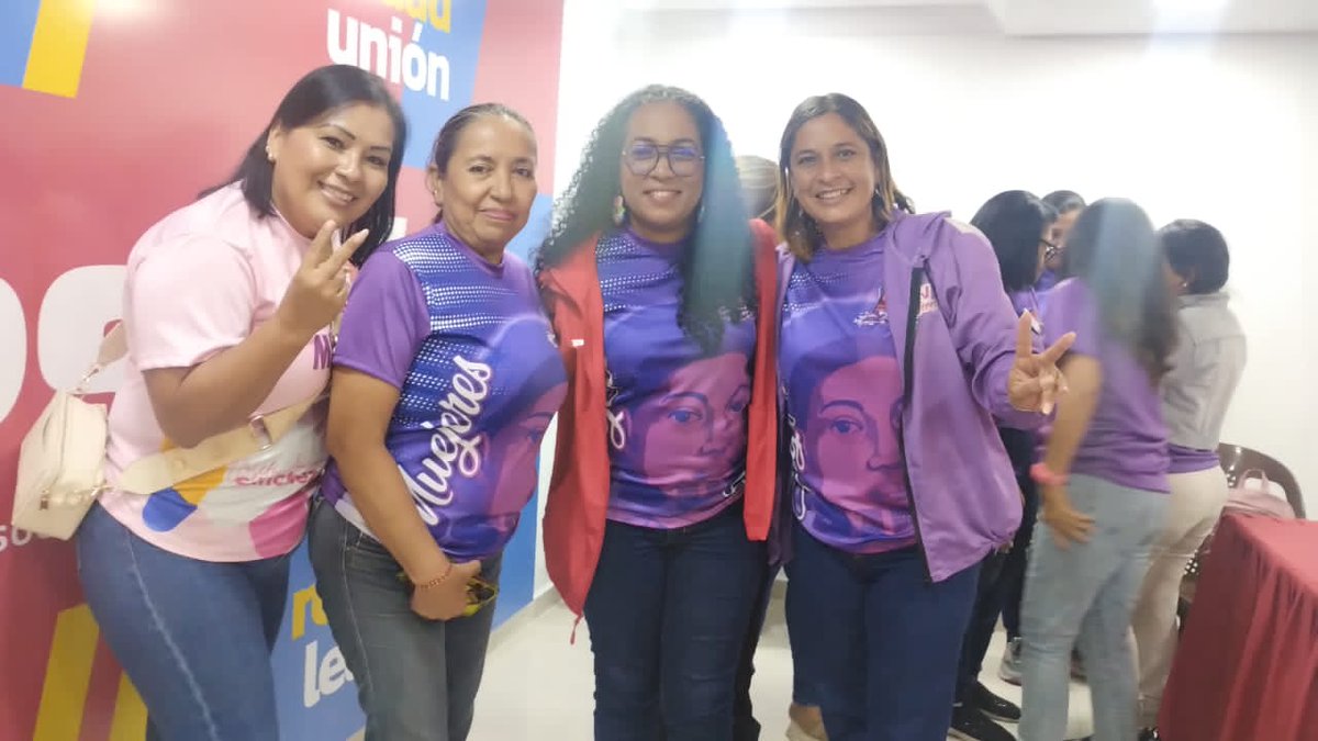 AraguaCnae's tweet photo. #Cnae En la sede PSUV,. Encuentro de las mujeres de Aragua con la vicepresidenta Diva Guzmán. @NicolasMaduro
@_LaAvanzadora @Soykarinacarpio @LeiraSuarezPsuv @pedrodiazg59 @cnaeoficial @LealTelleria @RubenFlores2022 @MinAlimenVen @Minppal_aragua @PsuvAragua_ofic https://t.co/9iX57k8Dxm