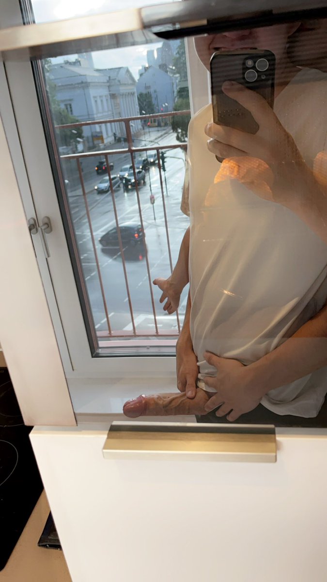 RT if you also want to hold him😈😈