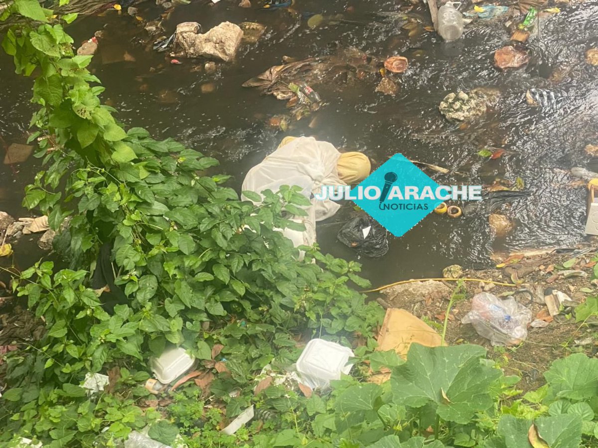 Higüey. El cuerpo sin vida de María del Carmen Reyes Beato fue encontrado dentro de un saco y con un trapo en la boca; en el zanjón de la candela en ésta ciudad.

Autoridades policiales investigan el caso, por el hecho está detenido con fines de investigación el padre de su hija.