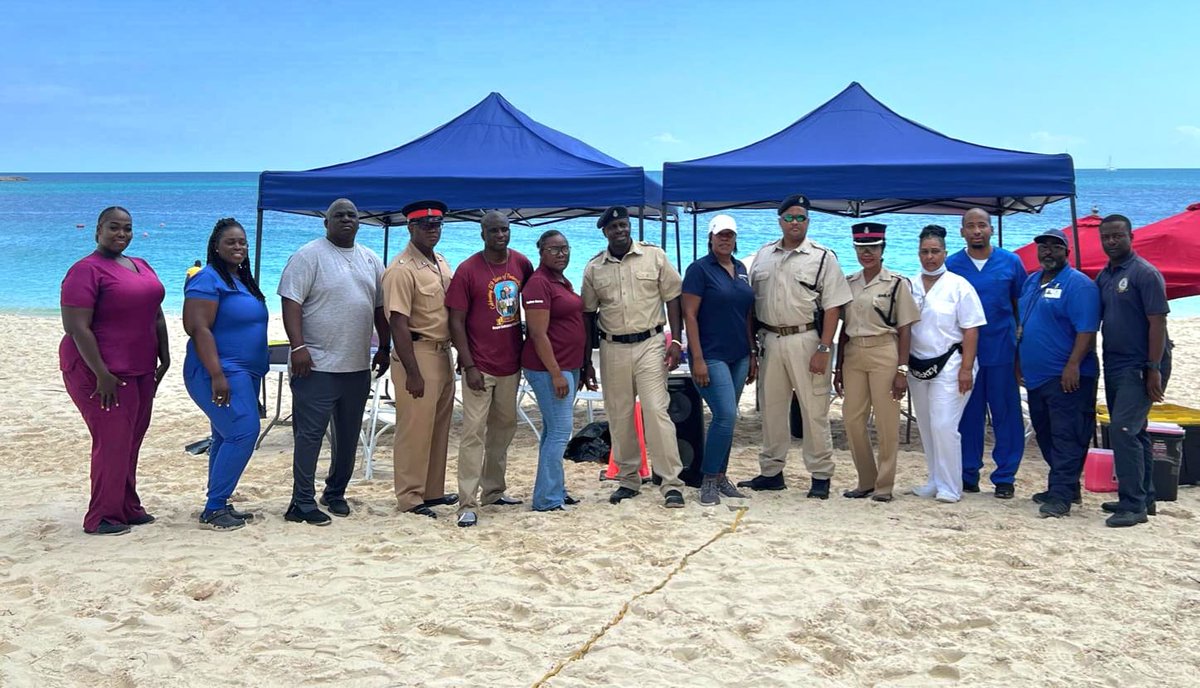 RBPFPolice's tweet image. The Paradise Island Division hosted a Physical Fitness Day on Cabbage Beach, coordinated by Sgt. 3374 Campbell in partnership with the Ministry of Health and Ministry of Tourism. #FitnessDay #CommunityHealth #ParadiseIsland #HealthyLiving