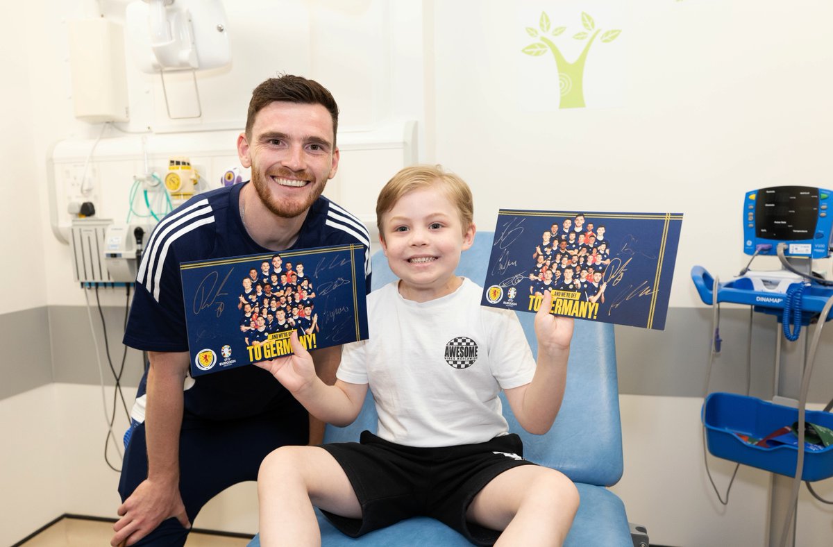 Today we had the pleasure of welcoming the Scotland men's national team to the RHC, before they head to Germany.

The team visited various wards taking photos and spending time with our young patients and their families. 

More info:
nhsggc.scot/young-bravehea…