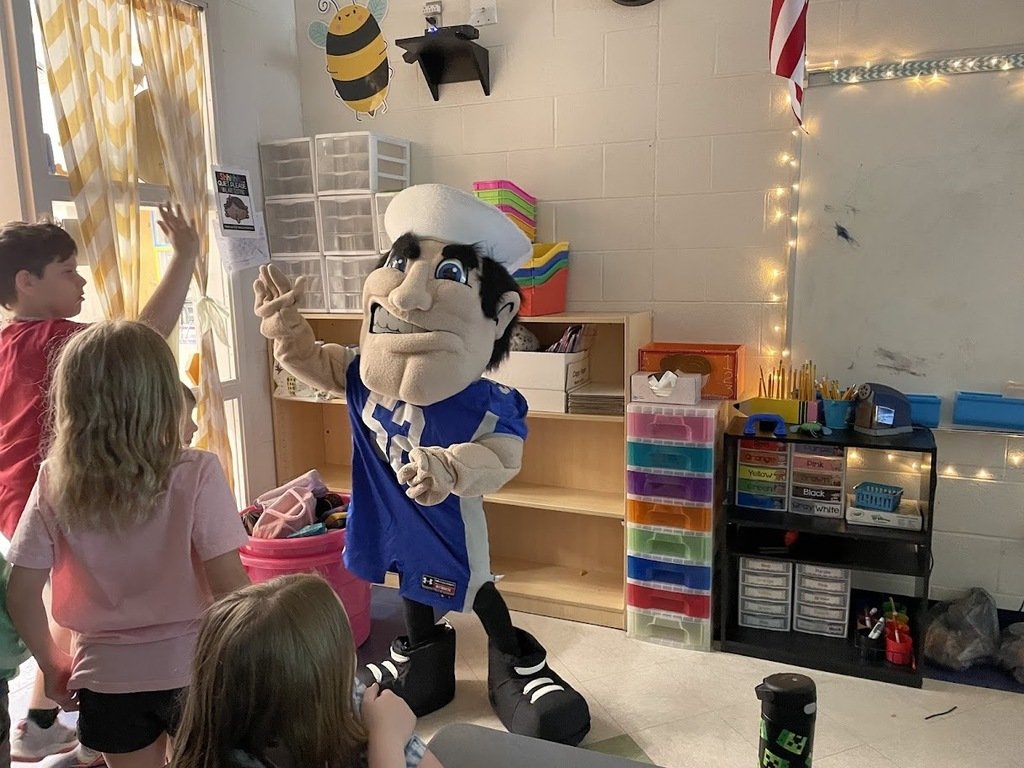 MidviewNorth's tweet photo. The Mini Middie Man made a special appearance at North Elementary to celebrate and acknowledge all the hard work and achievements of our students throughout the year! https://t.co/c12bPp98uV