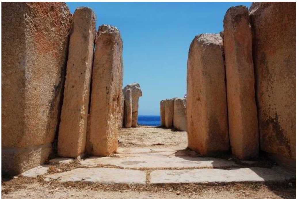 #MegalithicTemples #AncientWonders #MaltaHistory
Discover the awe-inspiring Megalithic Temples of Malta! 🌟 These ancient wonders, some of the oldest free-standing structures in the world, date back to 3600 BCE. Crafted from massive limestone blocks, these temples showcase the