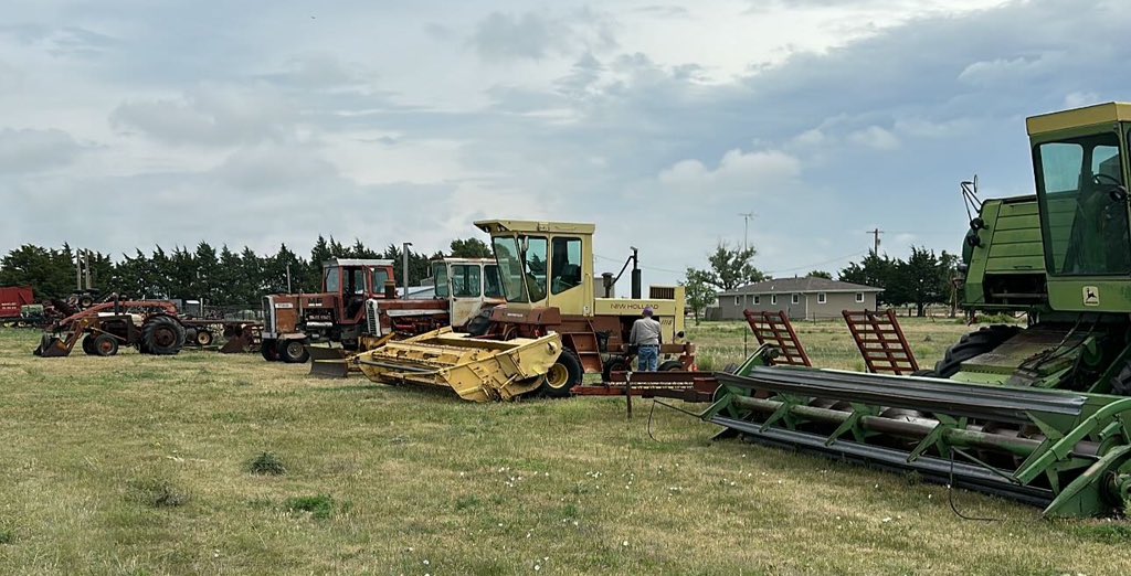 Red Tractor Trader tweet media