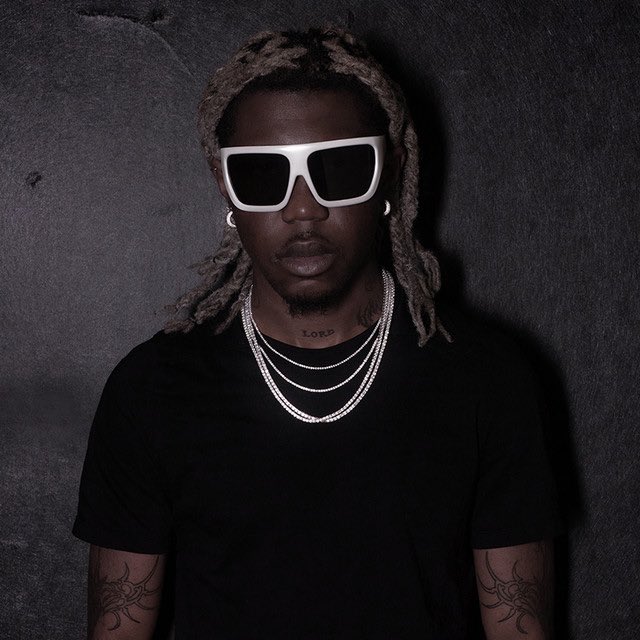 therealugs's tweet image. NEGATIVE RIZZ 💀

Destroy Lonely commented on his ex girlfriend’s Instagram post from months ago trying to get her back.

Would you do this?