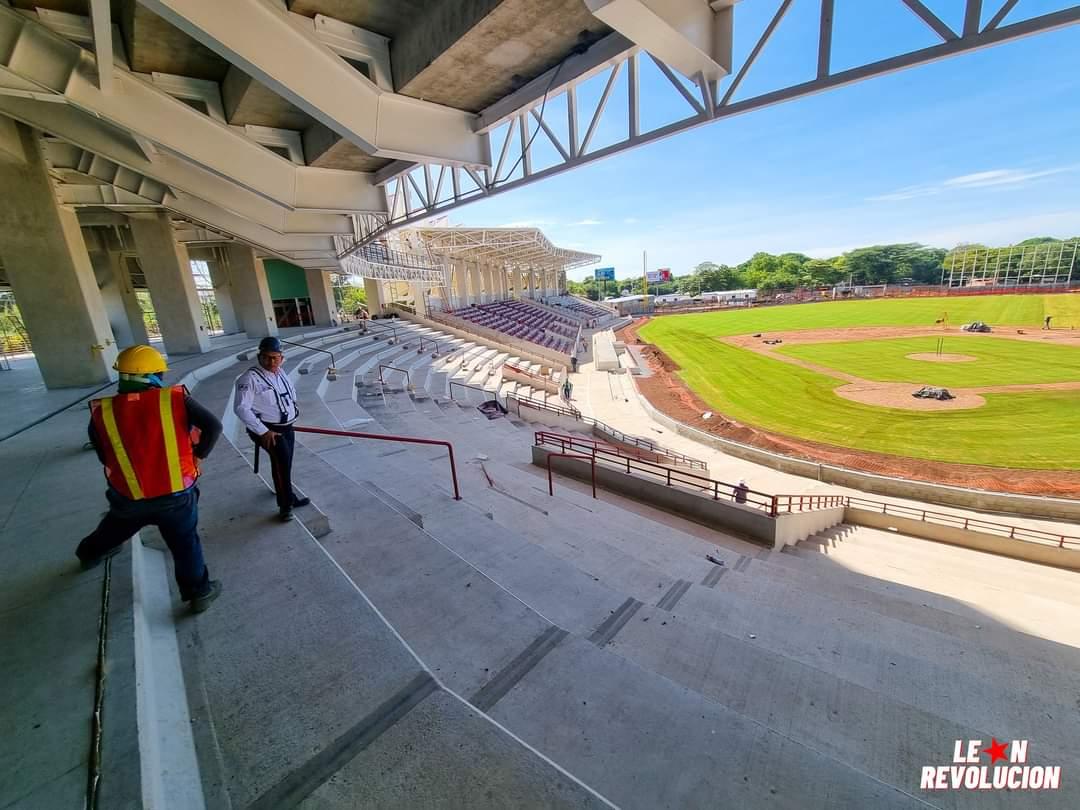 Relevante en León, Nicaragua, gobierno de Daniel Ortega construye un súper estadio de beisbol, con parámetros internacionales y exigencias de la MLB, la obra es visible, y está en la etapa final, en estos meses se inaugura. El sandinismo no anda con chochada carajo. #PLOMO19