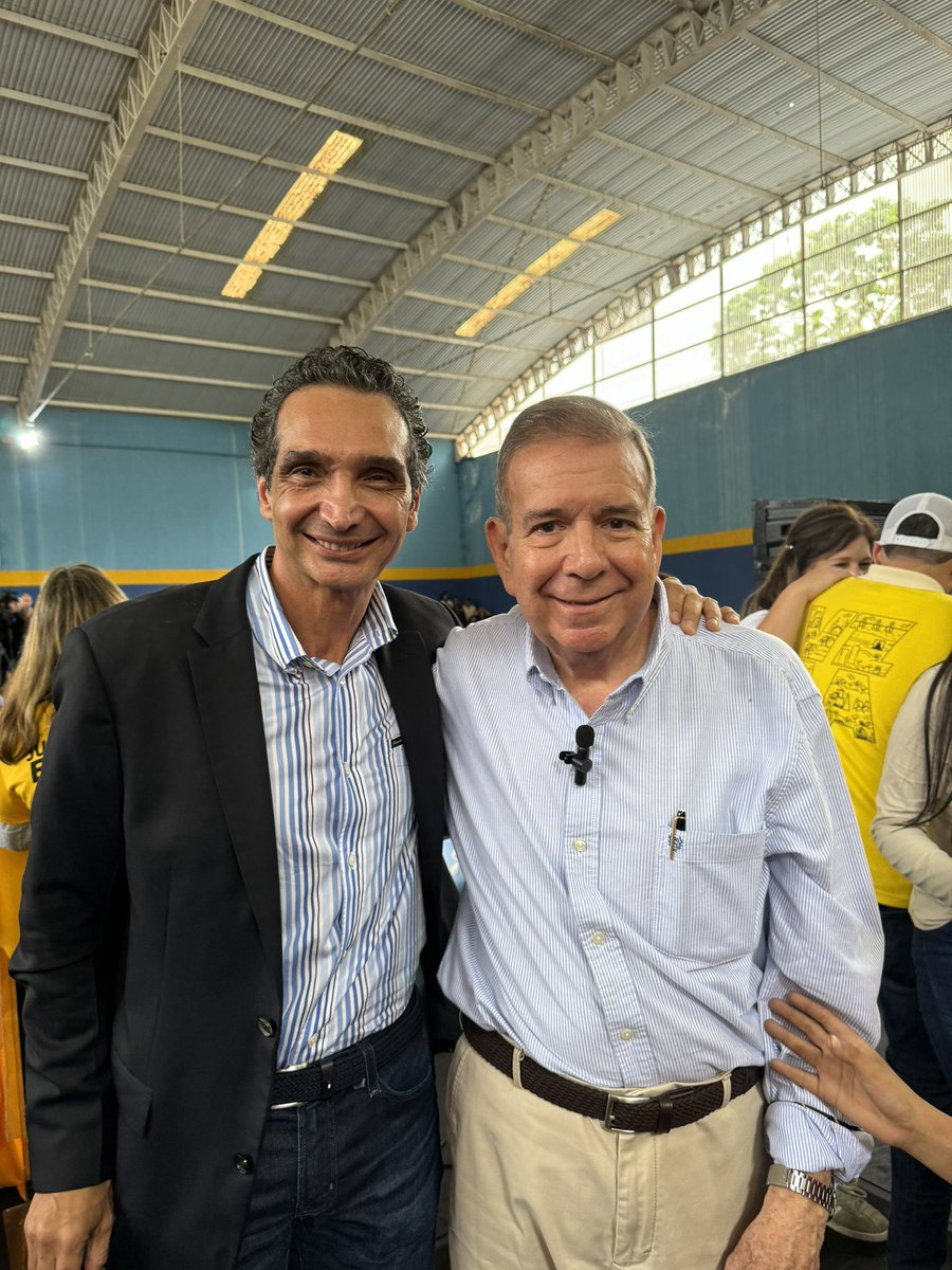 Tuve el Honor de presentar al Candidato <a href="/EdmundoGU/">Edmundo González</a>  en nuestro Comité político 
#VotaMud👍
#maracay #lavictoriaaragua #aragua