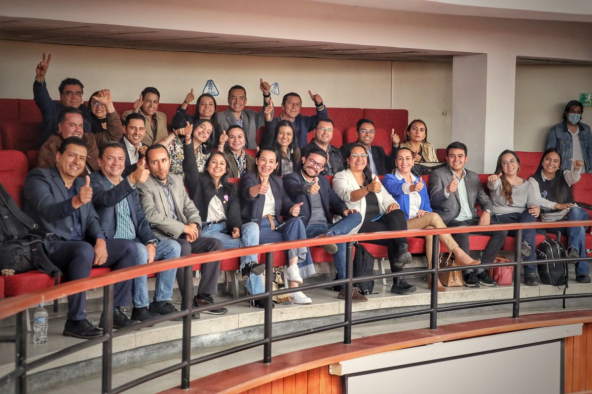 Han sido meses de trabajo, de diálogo enriquecedor con las comunidades; de debate técnico y también político.

Hoy, tenemos nuestro PDD, ‘Nuestro gran plan es Boyacá’, refrendando democráticamente artículo por artículo en la Asamblea Departamental.

Orgulloso de este equipo, que