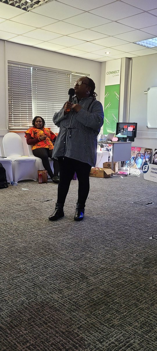 mugabe_edith's tweet photo. Session 1 of Day 1 - SURVIVING THE NEWSROOM 
@VictoriaRuzvid2 @VictoriaRuzvid1 
Encouraged female journalists to have digital literacy, to work extra hard for them to make it in the Newsroom, as well as overcoming the challenges that are faced by women in the industry https://t.co/DPYdvn4V9n