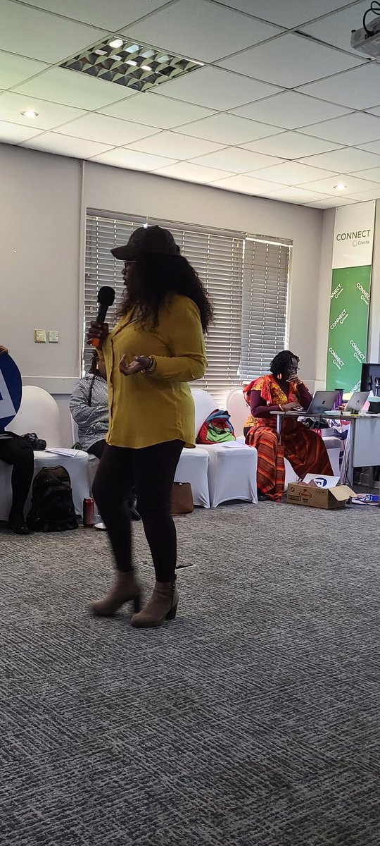 mugabe_edith's tweet photo. Session 2 of Day 1 - BEATS
@Faye_Zaba talked about one choosing a beat that they are interested in and being an expert in that area.
"Let excellency be your Brand" - Faith Zaba https://t.co/1hdDHXpwIY