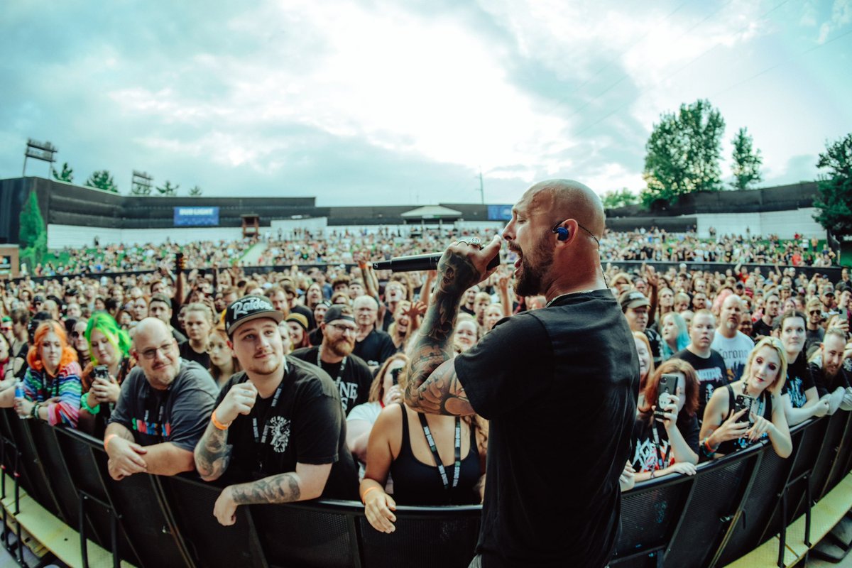 We have a busy year planned out for all of YOU. 🖖🏼

But first we want to know what songs you want to hear live… or should we try out something new? 🦥