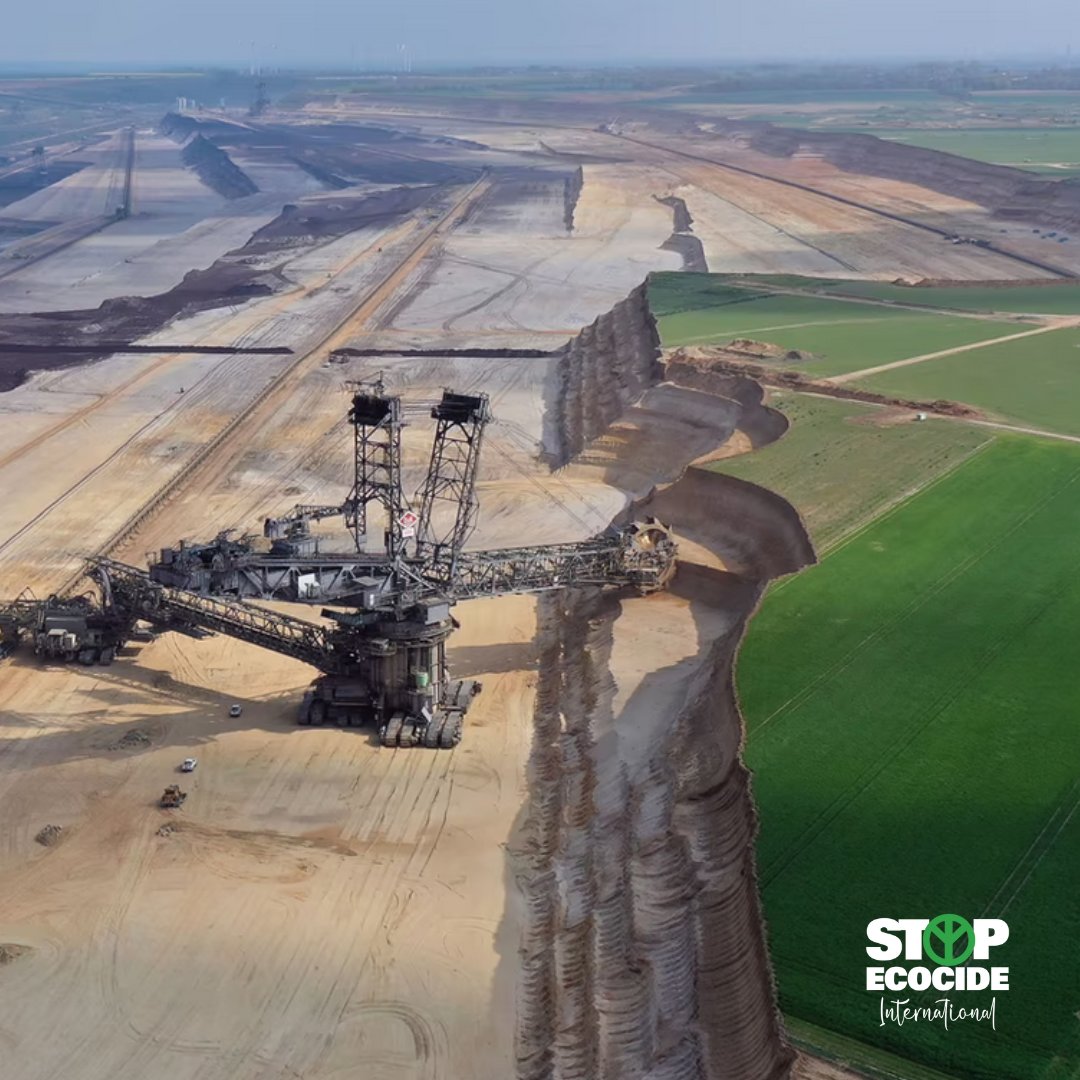 This mining machine is taller than the Statue of Liberty + can extract 265,000 tons of coal in a single day.YOU can help us make #ecocide a 5th crime at the @IntlCrimCourt, alongside #genocide, where it belongs: stopecocide.earth/become#StopEco…