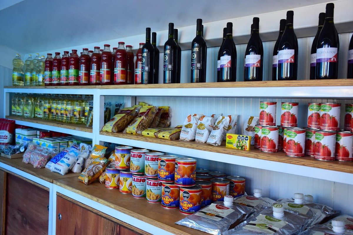 MFlorDestefanis's tweet photo. Con mucho esfuerzo  @SantaRosa_Mza y @consumen_coop inauguramos el primer módulo de comercialización de productos regionales, del programa “Despensa”. 

👉 El objetivo es visibilizar los productos de la agricultura familiar, emprendedores, pymes y negocios locales. https://t.co/FKIlg9SqsB