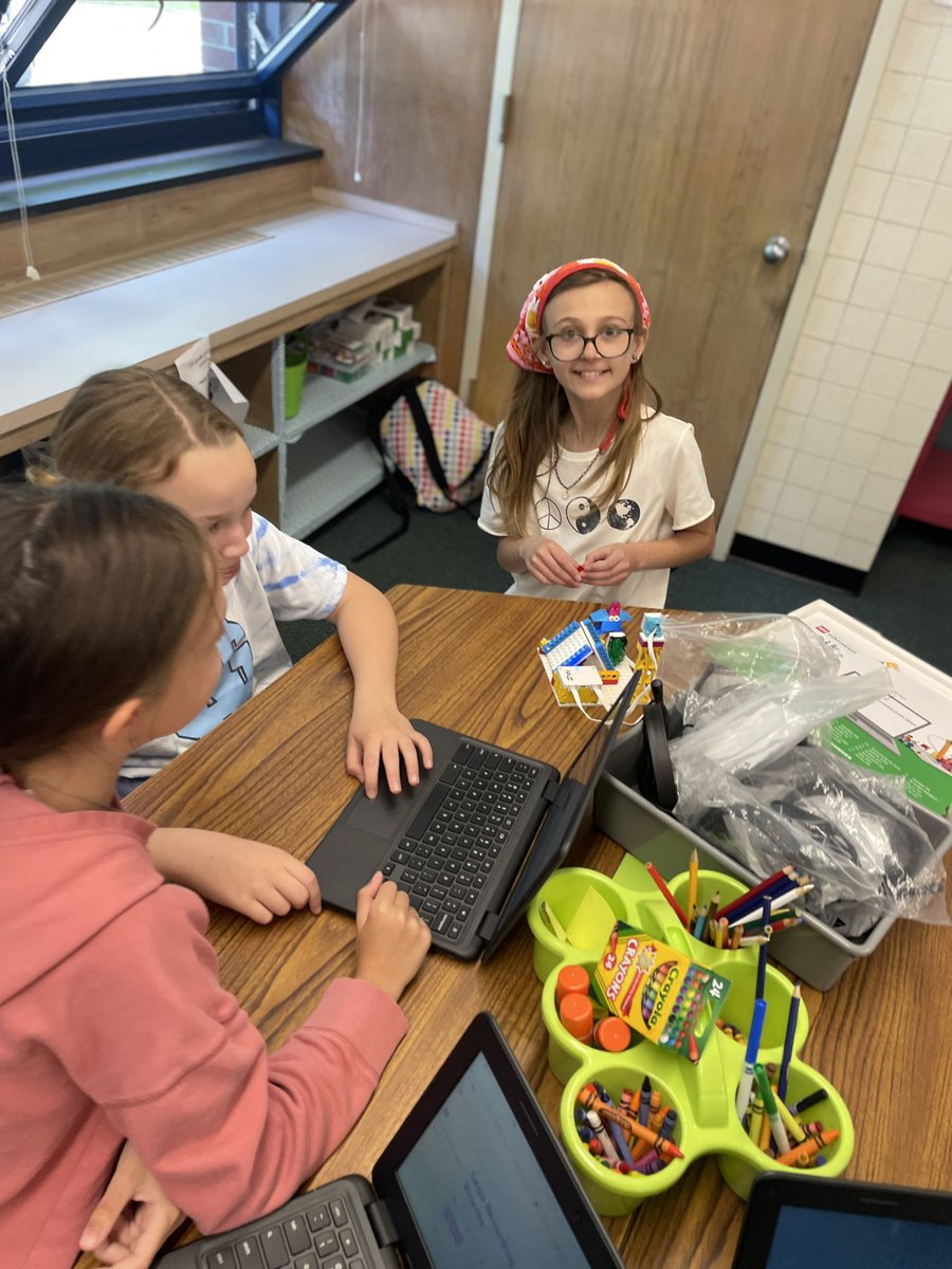 Kate Merten (@kmertendli) on Twitter photo Legos and coding on a Friday afternoon. What could be better ? <a href="/jfkladybugs/">JFK School Franklin</a> <a href="/FranklinPSNews/">Franklin Public Schools, MA</a> Legos and coding on a Friday afternoon. What could be better ? <a href="/jfkladybugs/">JFK School Franklin</a> <a href="/FranklinPSNews/">Franklin Public Schools, MA</a>
