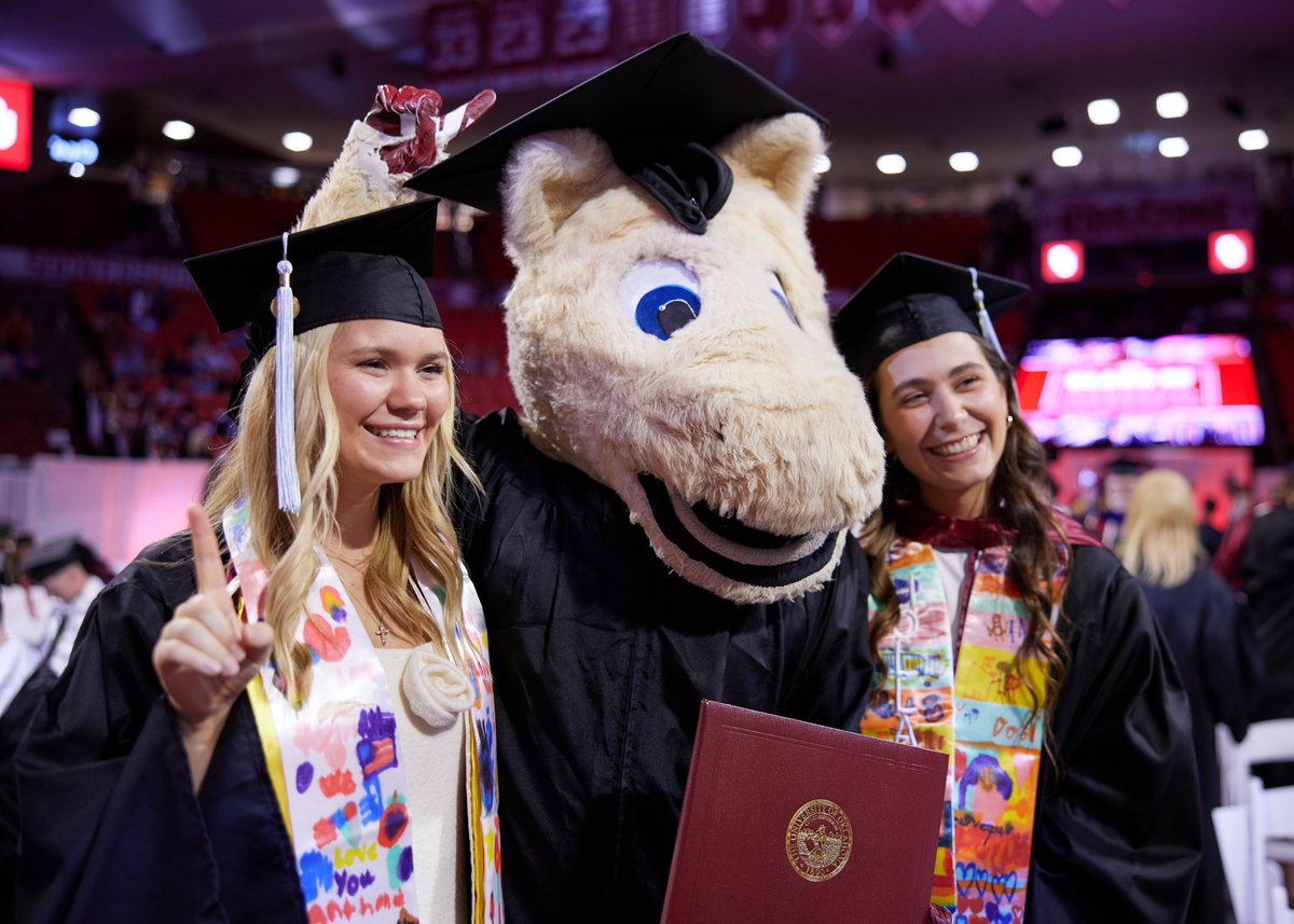 UofOklahoma's tweet image. Good news for #OU2024! ☝️🎓

All of OU's commencement ceremonies from this year's Commencement Weekend are available to watch if you were unable to attend or catch the livestream.

Visit ou.edu/commencement to relive the best weekend celebrating our newest #OUAlumni!