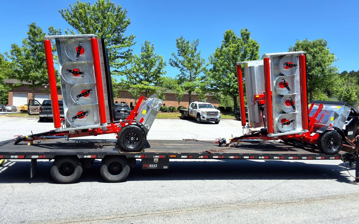TrimaxMowers's tweet image. The USA factory has had a busy week pumping out Snake S2, Pegasus S5, and Vulcan&apos;s for delivery! Pictured are a few that were snapped before they were whisked away to a new home. #MadeinUSA #USAmanufacturing #PoweringPerformance #getyourorderin