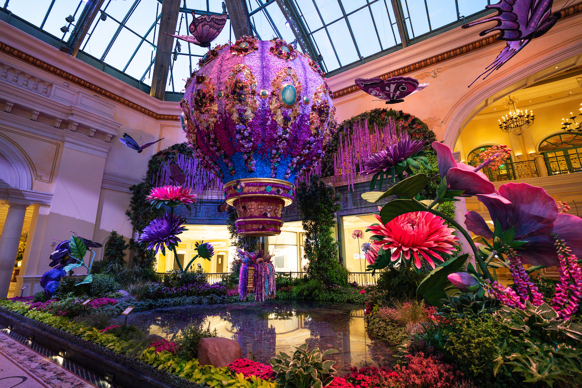 Breathtaking! The Bellagio this week unveiled its new summer display at the Conservatory & Botanical Gardens on the Las Vegas Strip.
READ & SEE MORE: lvrj.com/post/3058892

📸: MGM Resorts