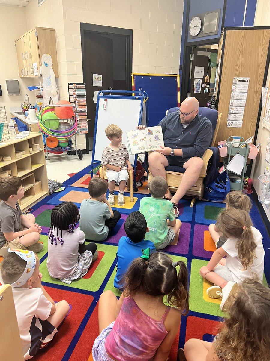 Thank you to our mystery reader, Mr. McGuinness! Myles was surprised and our whole class enjoyed getting to hear one of Myles’s favorite bedtime stories ◡̈ 📖 #prek #mysteryreader #barnegatinspires 🧡🖤🤍
