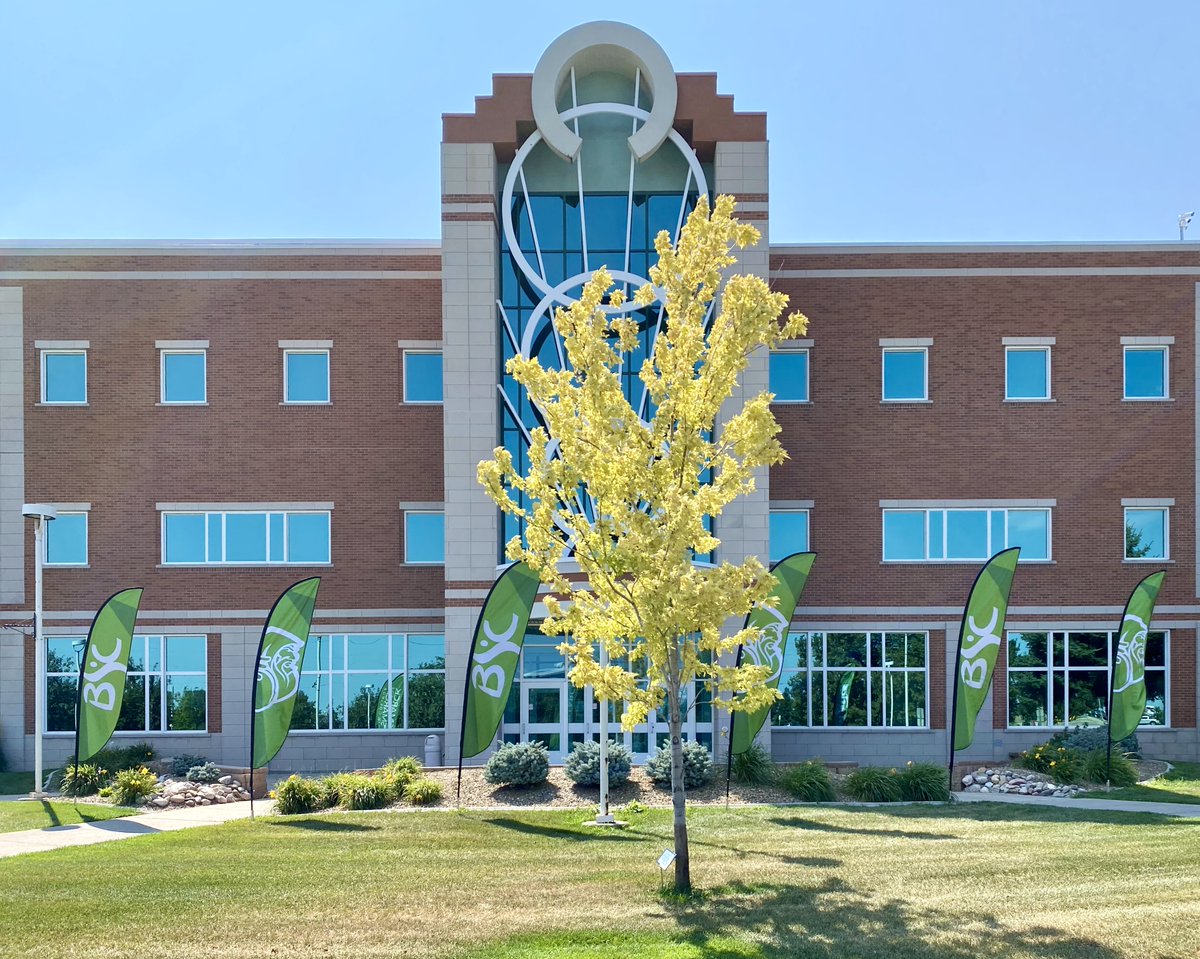 A huge Mystic shoutout to the 642 BSC students who were named to the BSC President's Honor Roll for the Spring 2024 semester! #MysticPride #StudentSuccess #NDpoly

bismarckstate.edu/news/BSC-annou…