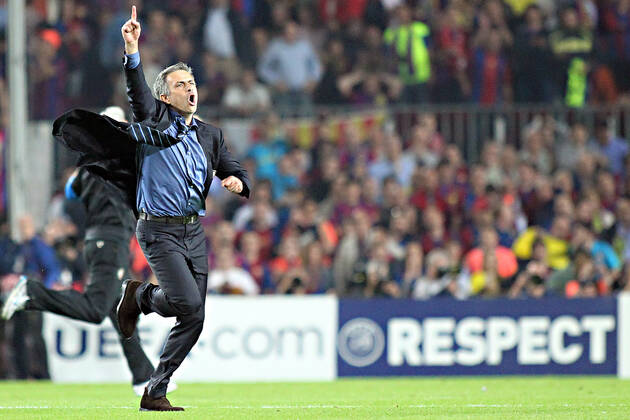 sporx's tweet image. Jose Mourinho: "Beni sevmek zorunda değilsiniz. Benden hoşlanmak zorunda değilsiniz. Fakat, bana saygı duyacaksınız!"