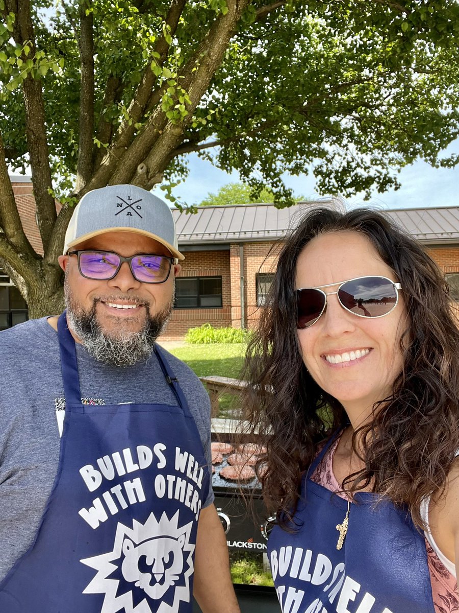 GajewskiEleni's tweet photo. Last day with staff here🧡. Started the morning with a #orangefrog committee activities🧜🏼♀️. After meetings, we served one final meal and loved watching them gather, play, and laugh. This crew worked hard this year, may they rest this summer. #happinessadvantage #Kingsley58 https://t.co/bT9fyn4k2P