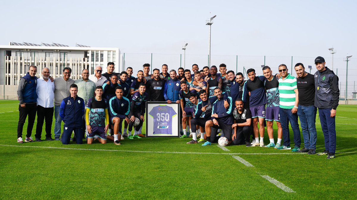 RCAofficiel's tweet photo. 👑|| أنس الزنيتي يصل مباراته الـ350 رفقة الرجاء الرياضي بعد خوضه لقاء حسنية أكادير برسم ربع نهائي كأس العرش، وليصبح بذلك ضمن أكثر عشرة لاعبين حملوا قميص الرجاء عبر التاريخ، وهي 
 اللائحة التي تضم الظلمي وغاندي وجريندو وأولحاج وعبد الحق فتحي🦅 https://t.co/56S932O5mY