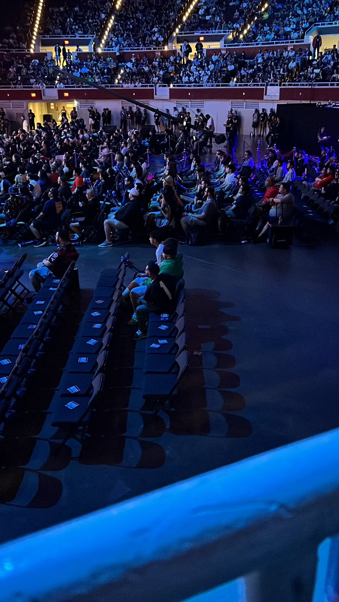MistahSesy's tweet photo. @austincsgo_ I’m on catwalk https://t.co/HmMZpPGeQb