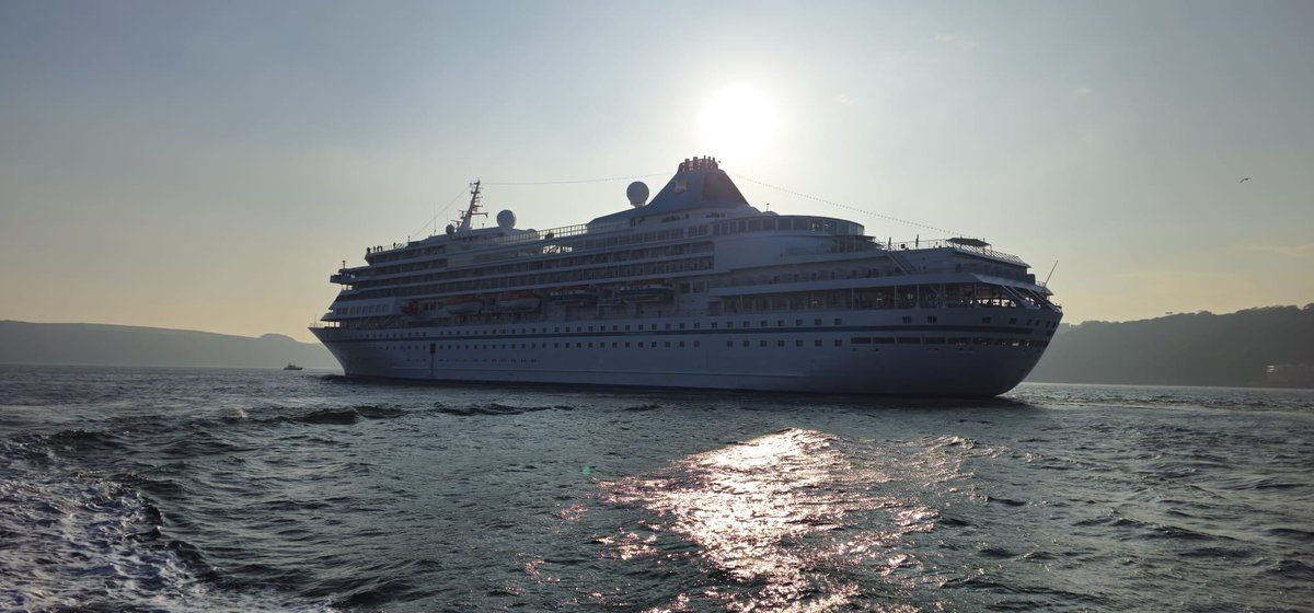 And that’s a wrap for May, what a month! 31st May, MS Amera @PhoenixReisen visited to explore our fantastic waterfront. The majority of guests exploring independently, whilst excursions visited local tourist destinations. What a buzz on the waterfront today 👏#plymouth #maritime