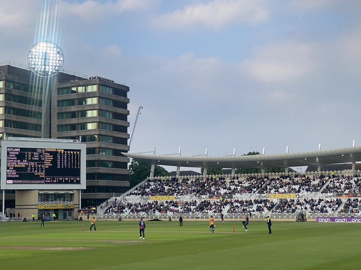 FizzPR's tweet photo. A lovely way to spend a Friday evening 🏏
#Outlaws #cricket #TrentBridge https://t.co/9S7QRHUfb5