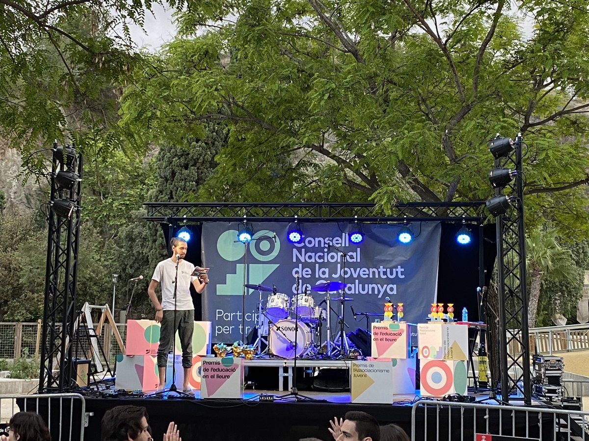 cnjcat_'s tweet photo. 🥳 Per fi coneixerem els projectes guanyadors dels #PremisCNJC d'enguany!
Apropeu-vos al Parc de la Creueta del Coll a la festa d'entrega de premis i al concert d'@alergiquespolen! https://t.co/h59ce8R6Q6
