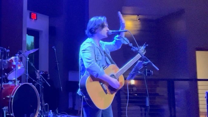seanskyler's tweet photo. Tomorrow closes out my long standing residency at @FourWindsCasino! Thanks to everyone who’s come out over the years and all the new folks we met along the way. ✌🏻 

Stay tuned, the next chapter is going to be wild! 🖤

#southbendindiana #newbuffalomichigan https://t.co/kAwsGNMTOo