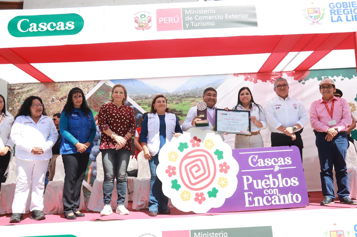 MINCETUR's tweet photo. ¡#Cascas es reconocido como Pueblo con Encanto! 👏
La ministra Elizabeth Galdo participó de la ceremonia de reconocimiento a Cascas como 8vo “Pueblo con Encanto”. 📣“Felicito a Cascas por lograr que su deliciosa uva y su próspera industria vitivinícola generen una experiencia turística memorable”, destacó.