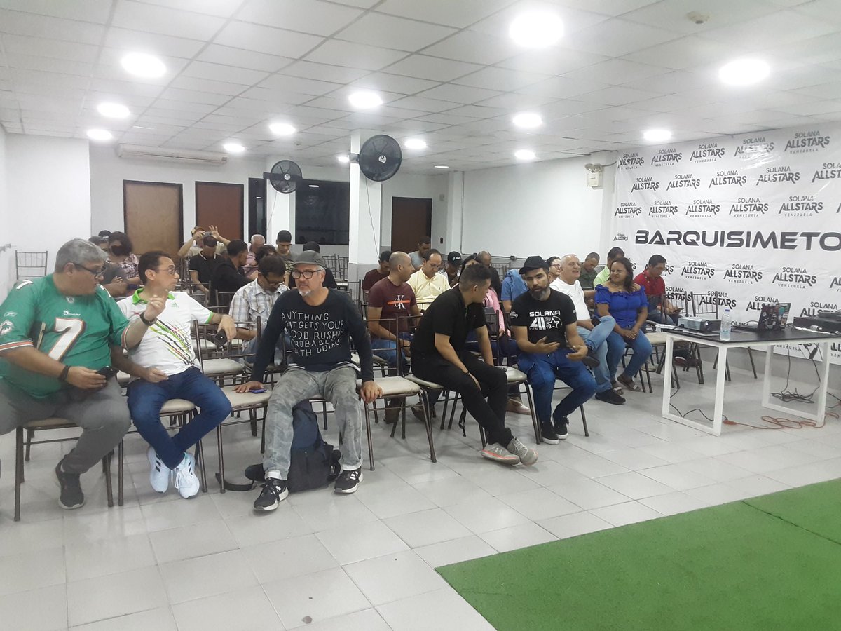EdgarToLara's tweet photo. Barquisimeto presente en el segundo evento de @allstarsVEN en nuestro Coworking favorito @cetambqto aprendiendo sobre #Blockchaing y #criptomonedas
@SolanaAllstars https://t.co/lEWmN7eukt