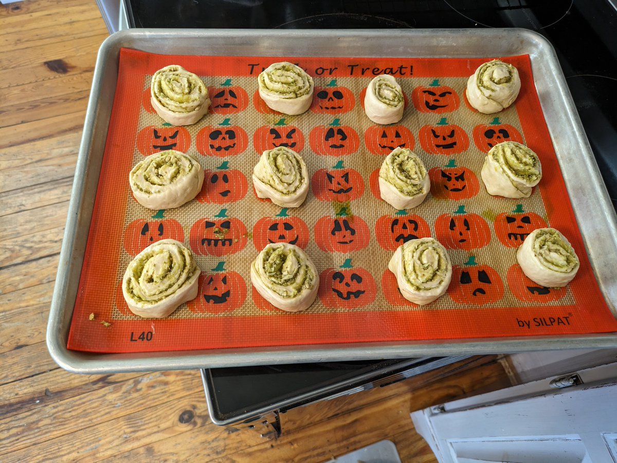 FRIDAY IS REN FAIRE WEEKEND BAKING/PREP DAY:

My savory offering to the cast/crew canteen for the week are pesto-parm swirl buns. Which are about to go in for their second proof.